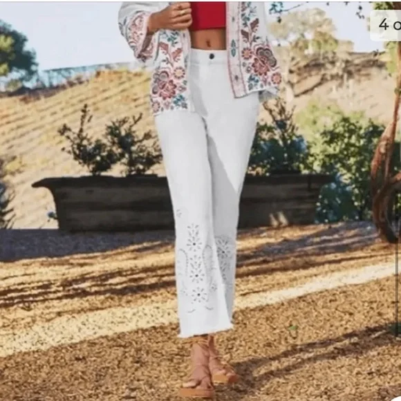 Johnny Was Pashmina White Eyelet Crop Baby Boot High Rise Hippie Jeans Sz 26 - Picture 2 of 11